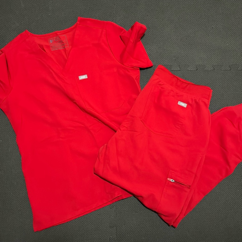 Figs scrubs set